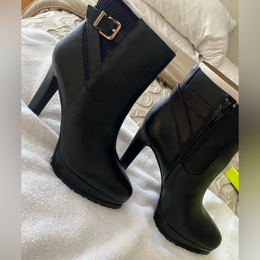GIANNI BINI BLACK BOOTIES 8.5